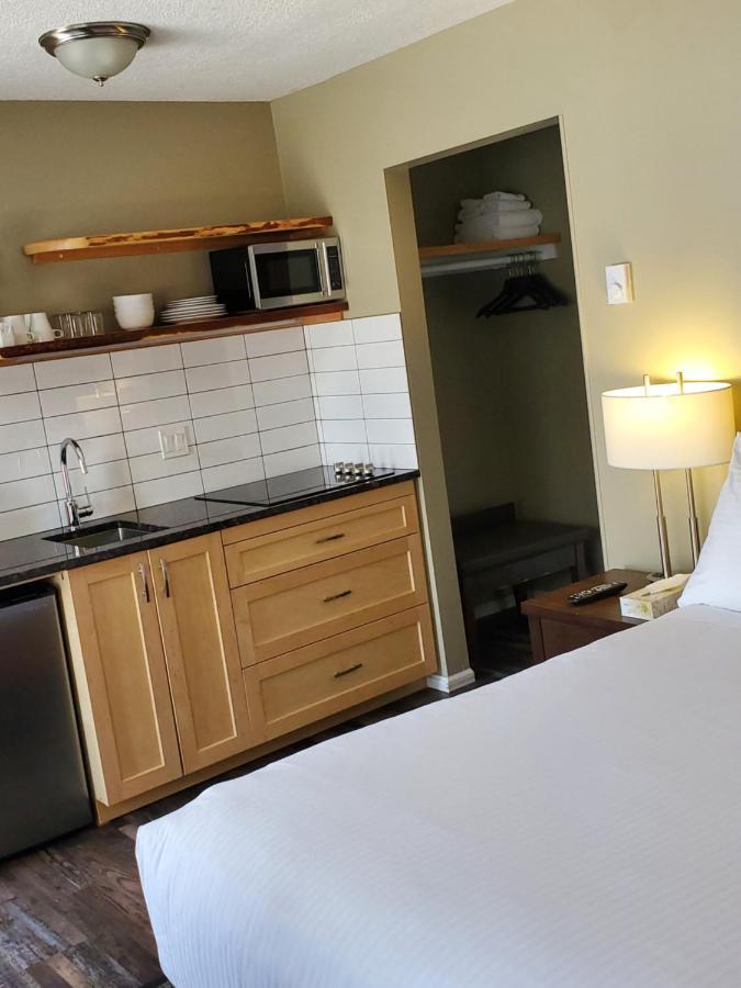 Alpine Inn & Suites เนลสัน ภายนอก รูปภาพ