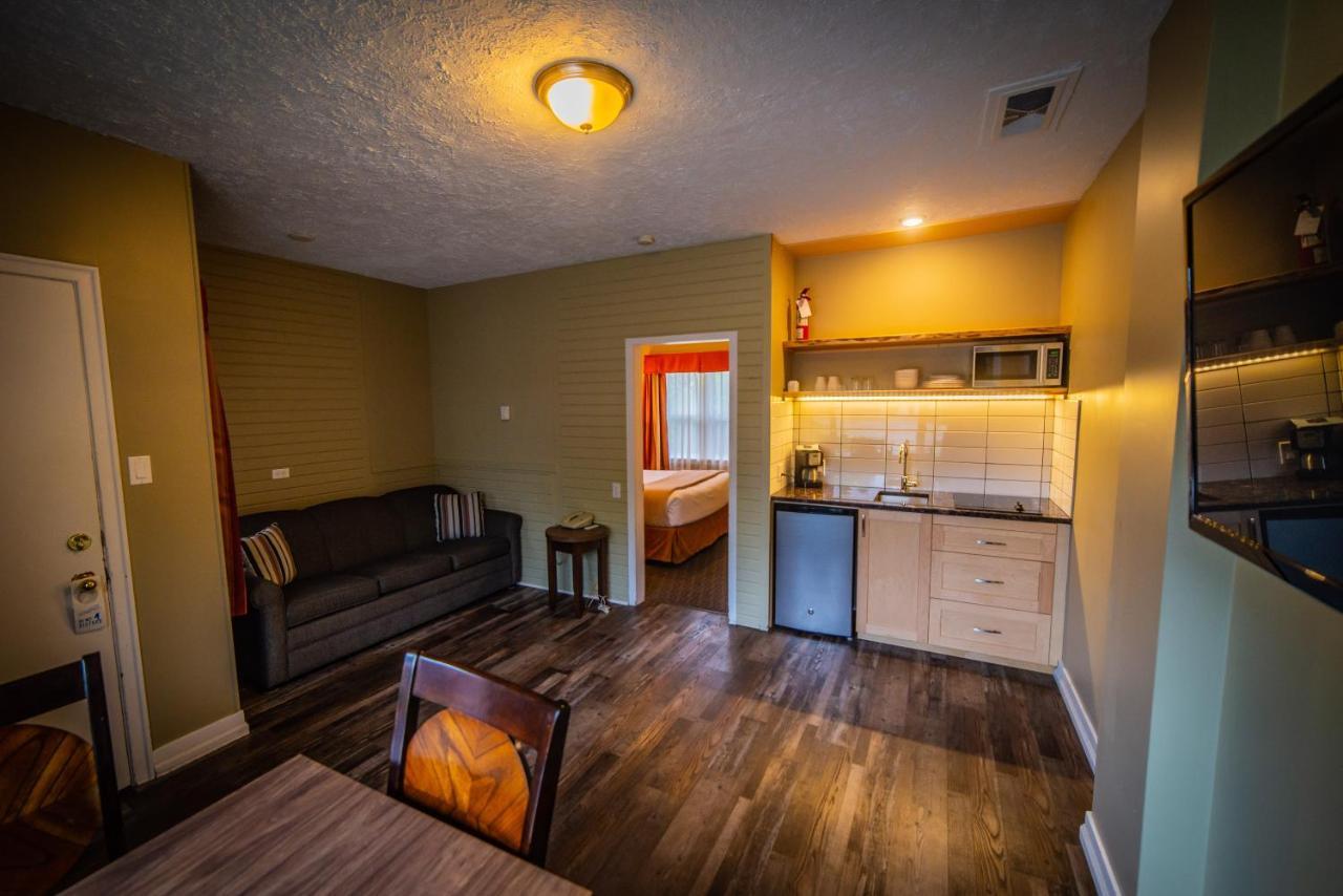 Alpine Inn & Suites เนลสัน ภายนอก รูปภาพ