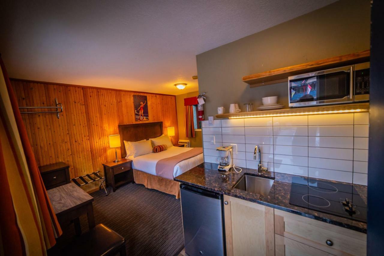 Alpine Inn & Suites เนลสัน ภายนอก รูปภาพ